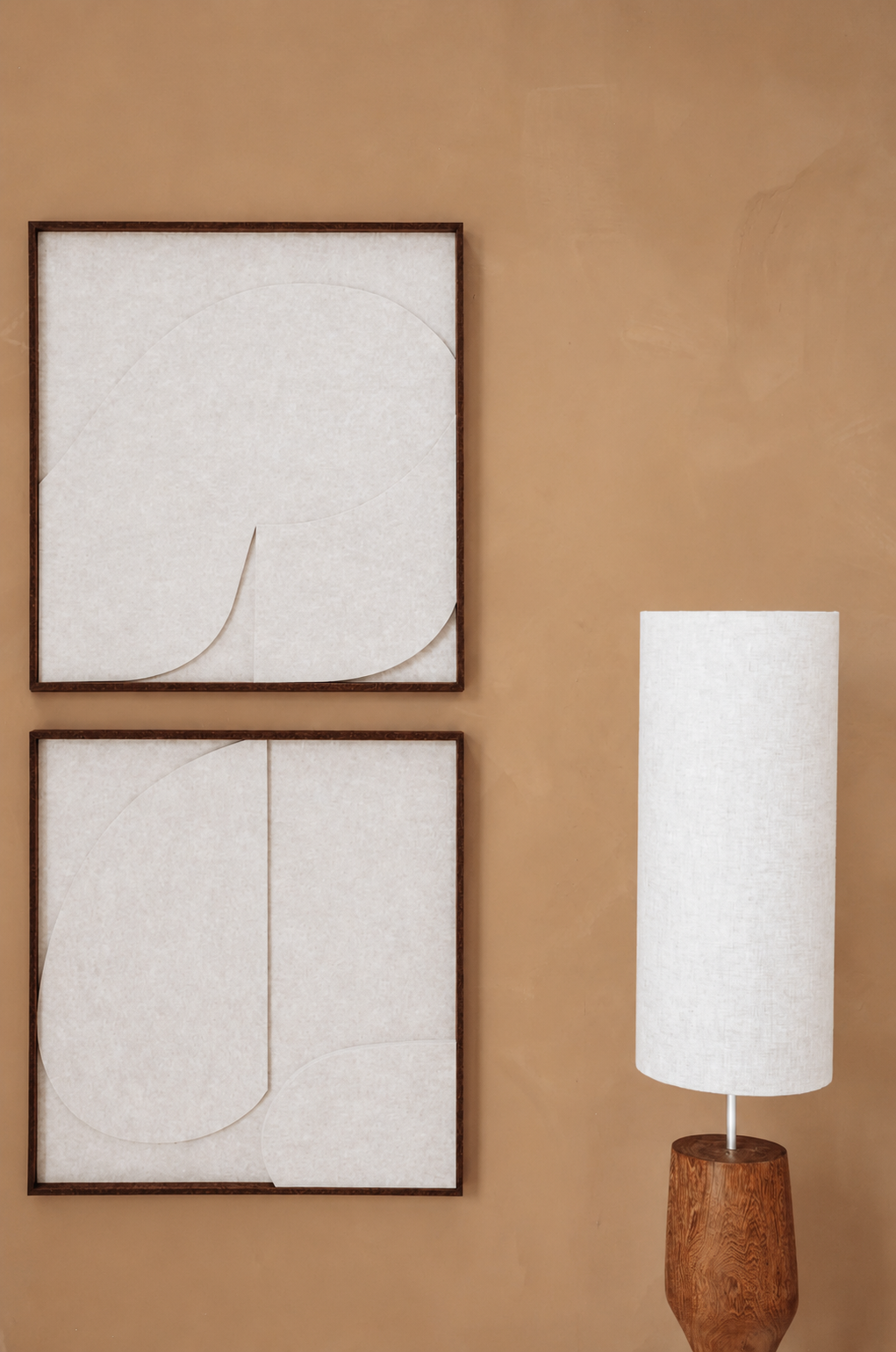 Riv & Joop combi 80 x 80 cm, kunstwerk: Beige, lijstkleur: Walnut (124 & 125) Atelier opruiming