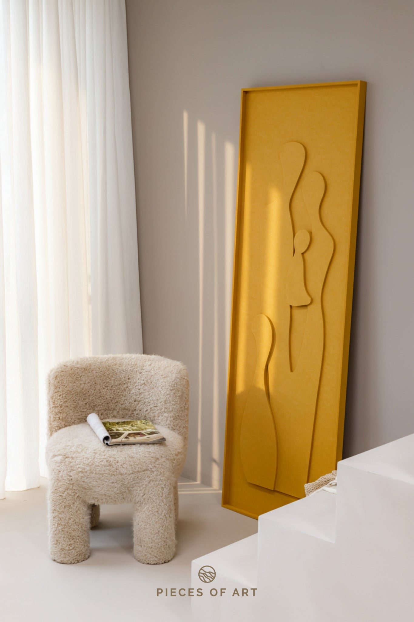 Signature portrait slim (4 mensen) 60 x 180 cm, kunstwerk kleur: Yellow Ochre, lijstkleur: Yellow Ochre (169) Atelier opruiming