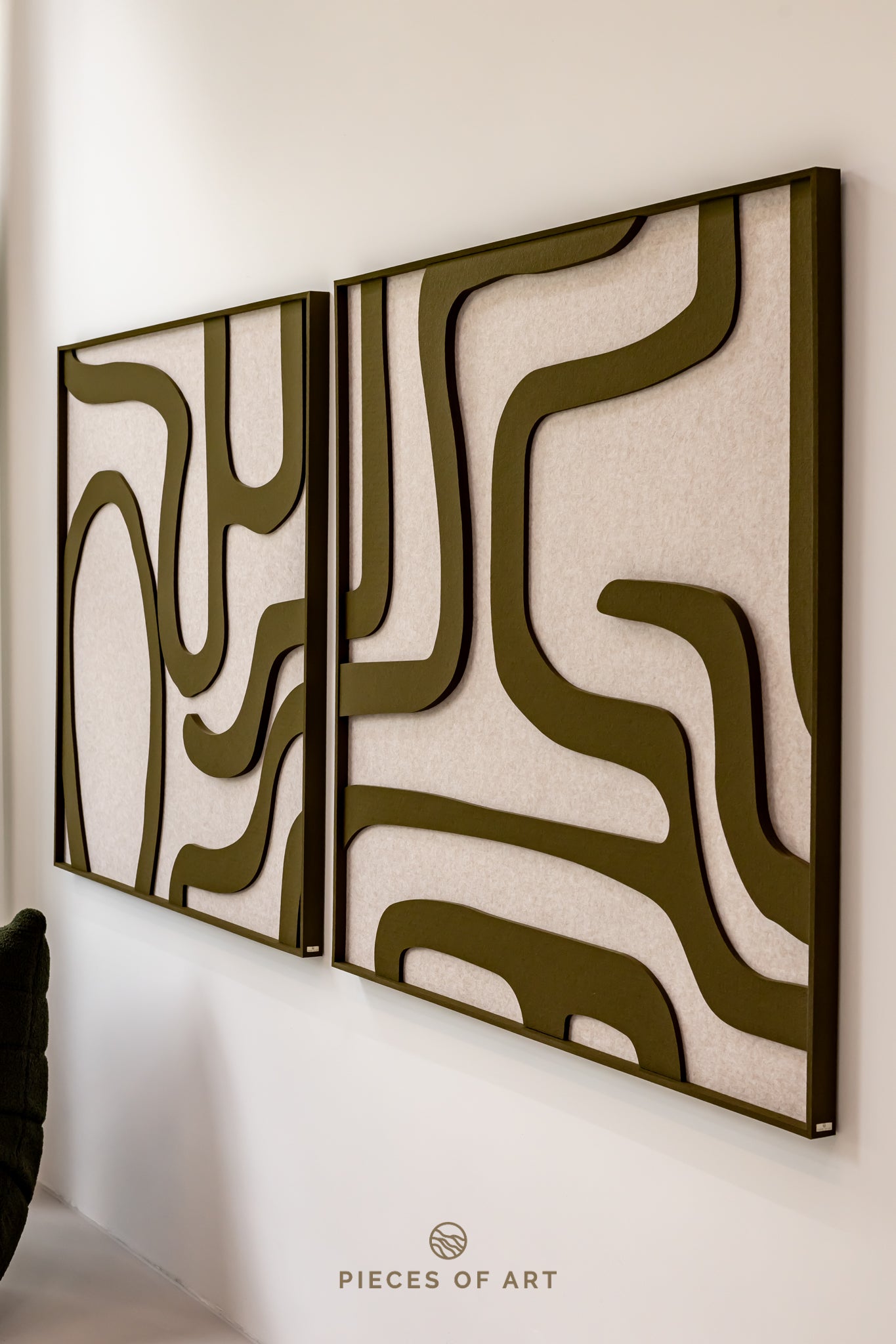Zaza & Zia combi square 60 x 60 cm, kunstwerk: Ivory, lijstkleur: Walnut (107 & 108) Atelier opruiming